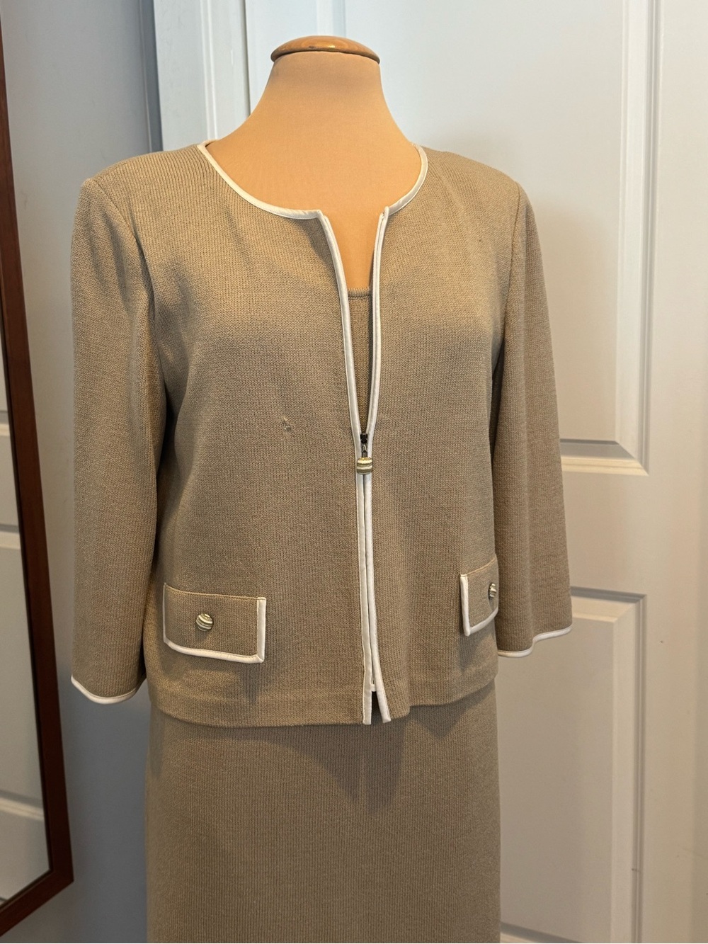 St. John tan ivory knit suit jacket midi sleeveless sweater dress flaw size 12 - Picture 3 of 16